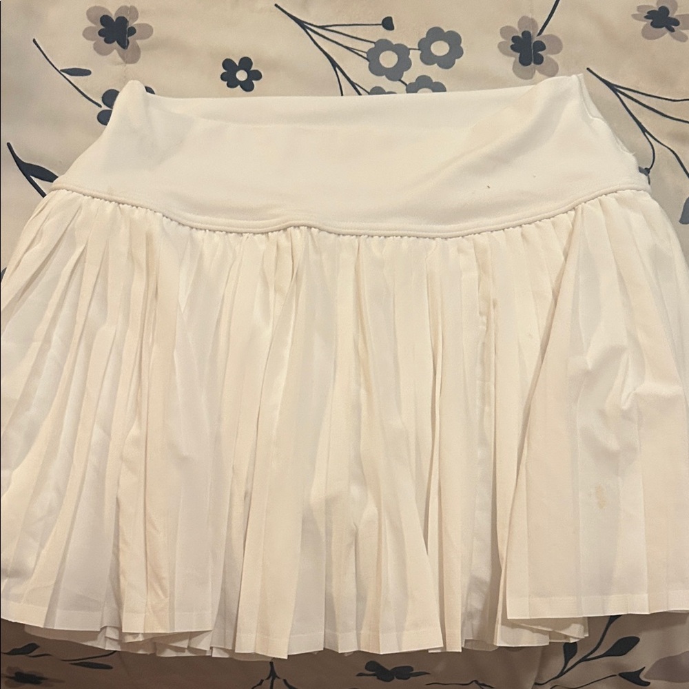 Chic White Pleated Skater Skirt